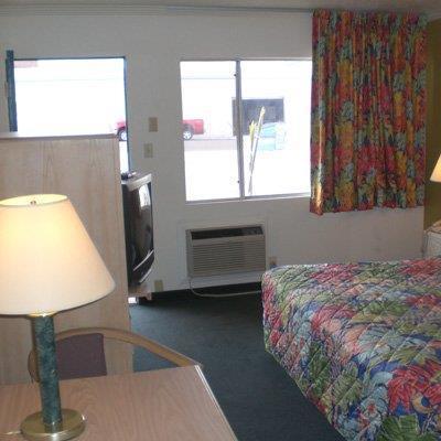 Imperial 400 Motor Inn Needles Room photo